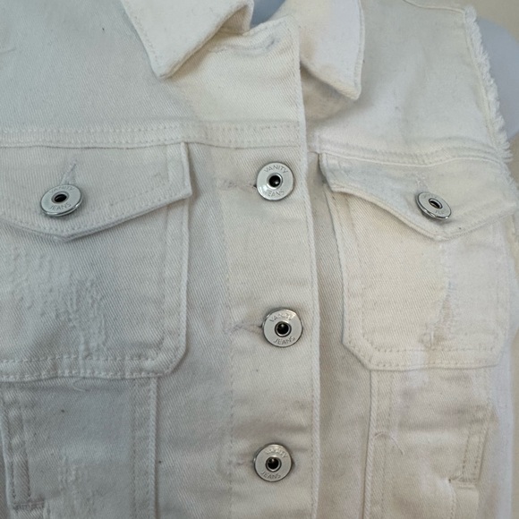 Vanity White Distressed Denim Vest NWT Size Large - Picture 6 of 12